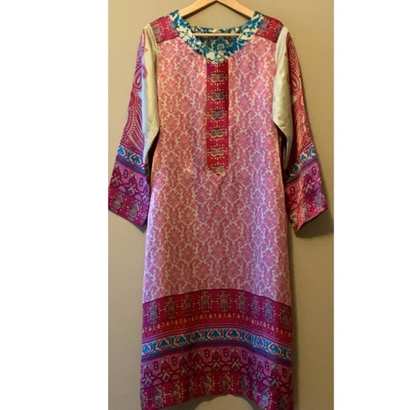 Dresses & Skirts - NEW - never worn beautiful 3 piece silk suit